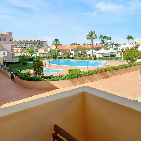 Apartmán Charming In With Shared Pool - 70 M²