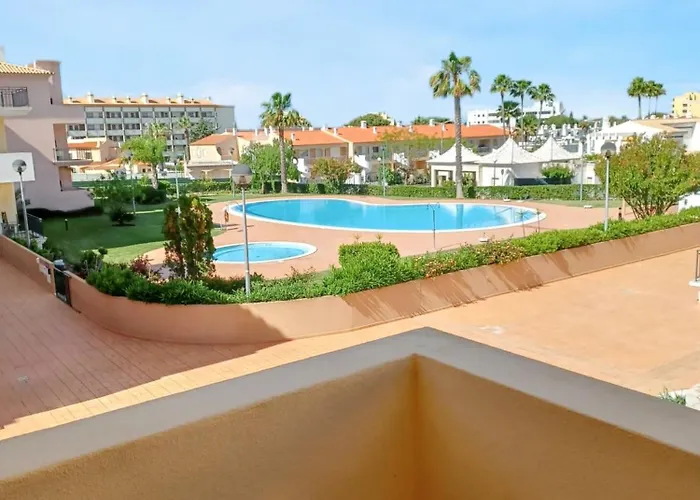 Apartmán Charming In With Shared Pool - 70 M²